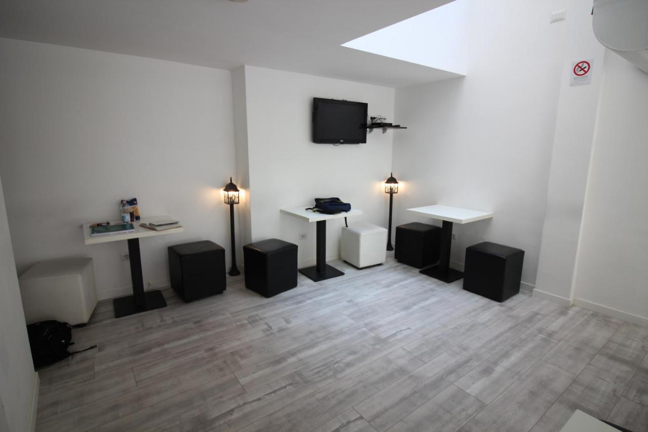 New Generation Hostel Milan Center エクステリア 写真